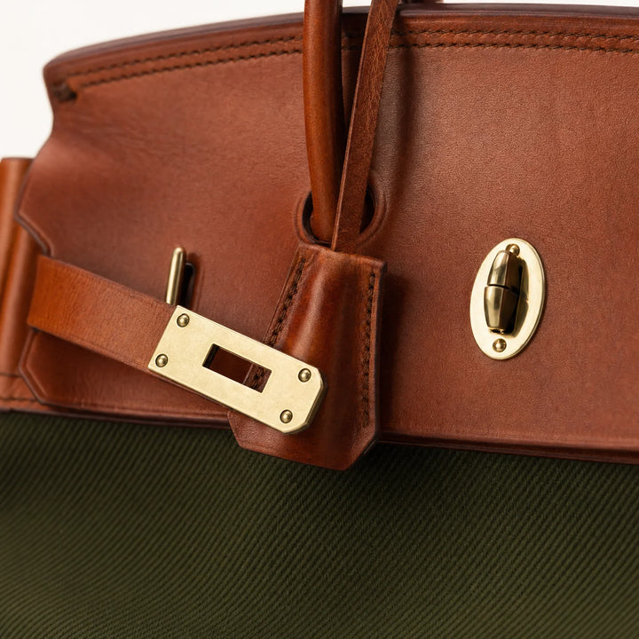 Velantra Weekender in Army Green, hardware detail