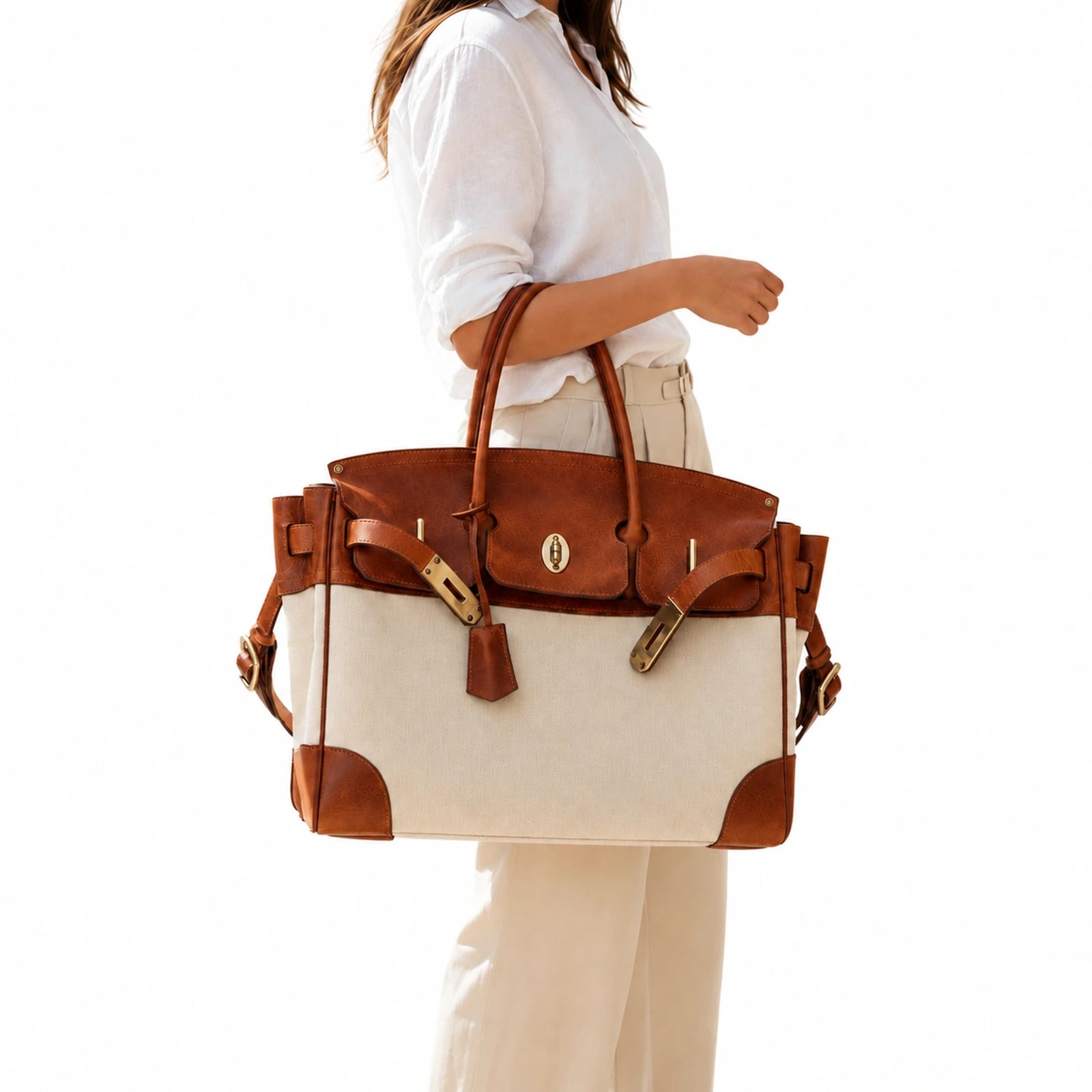 Velantra Weekender in Cognac carried on the forearm, true to scale